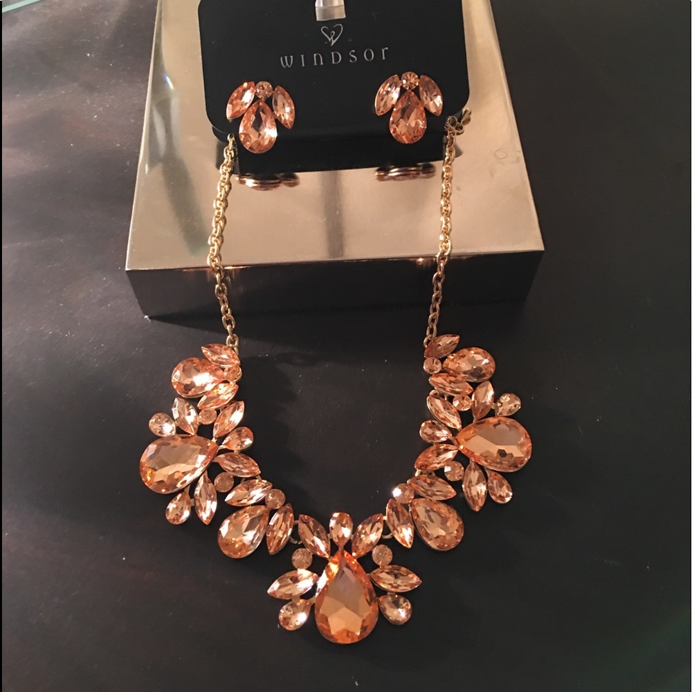 Peachy Windsor Set